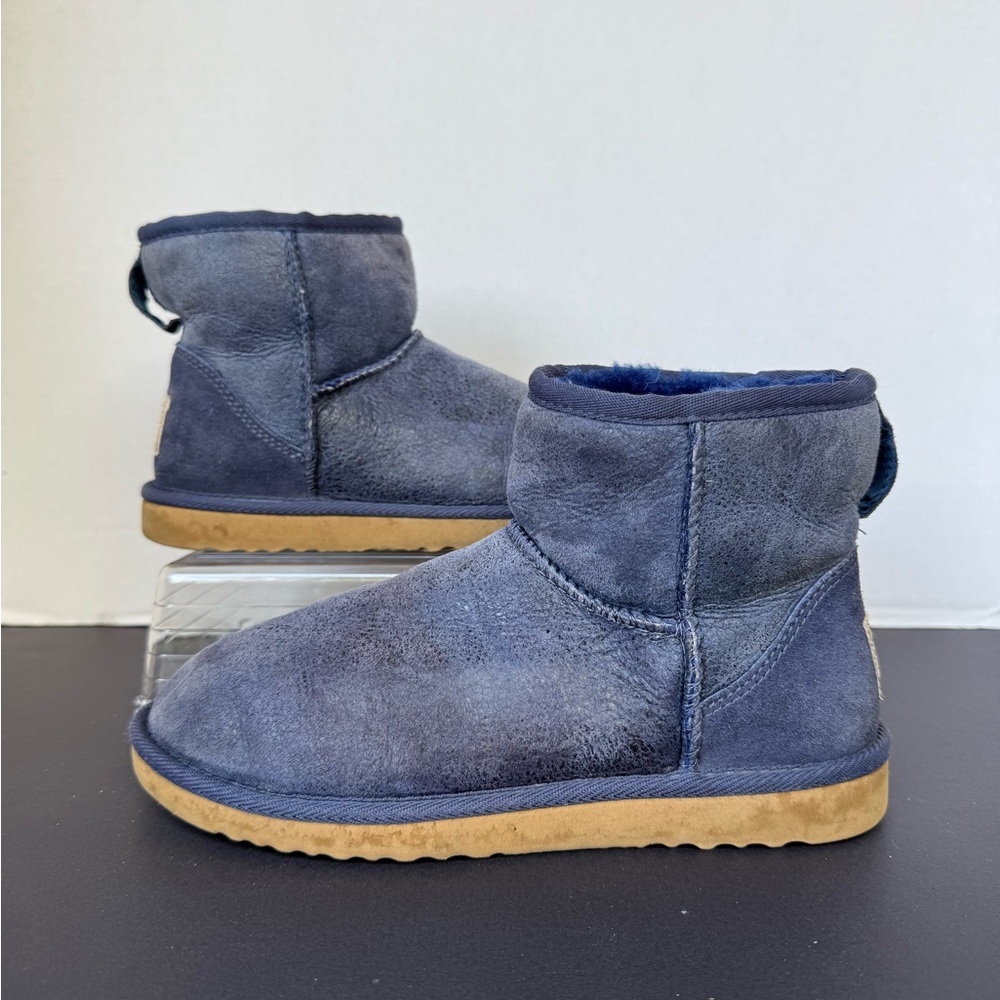 UGG Classic Weather Mini Navy Fur
Boots Womens Size 6